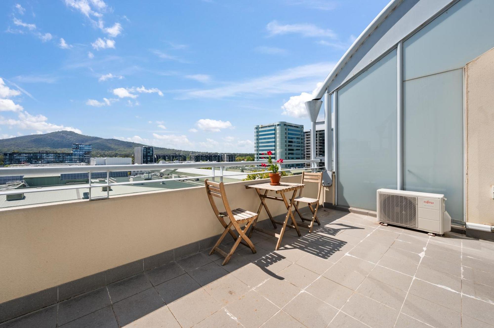 Dana-Private Room In A Shared Duplex Apartment -1 堪培拉 外观 照片