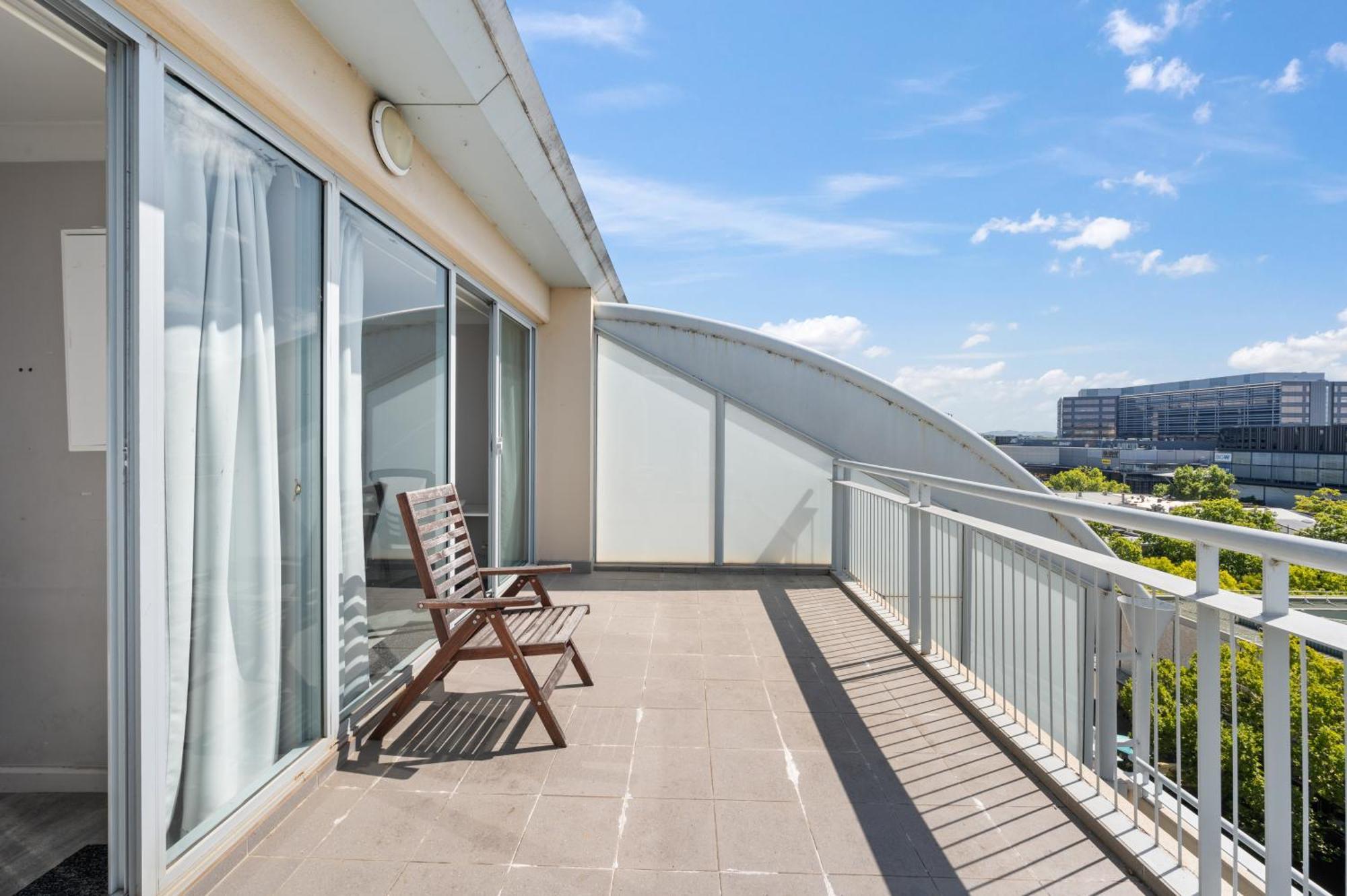 Dana-Private Room In A Shared Duplex Apartment -1 堪培拉 外观 照片
