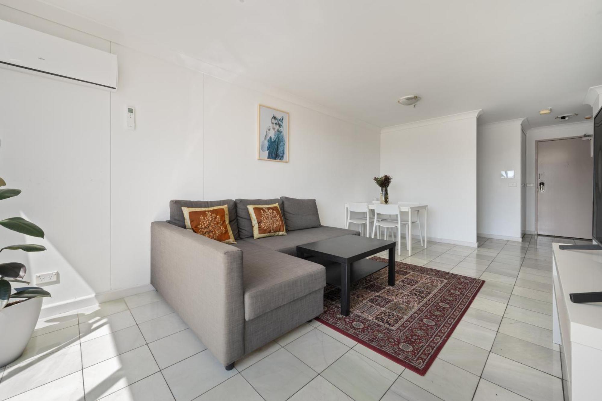 Dana-Private Room In A Shared Duplex Apartment -1 堪培拉 外观 照片